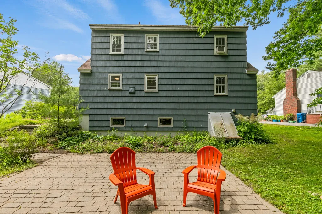 147 Pinecrest Road Portland ME 04102