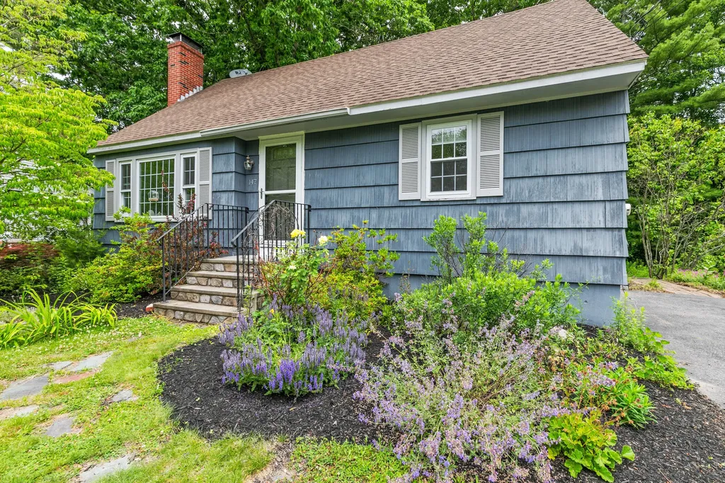 147 Pinecrest Road Portland ME 04102