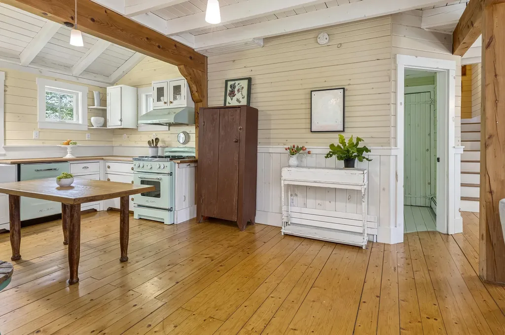109 Pleasant Hill Road Freeport ME 04032
