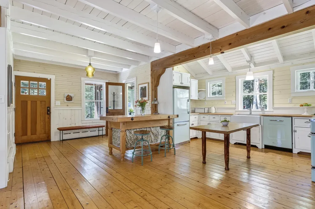 109 Pleasant Hill Road Freeport ME 04032