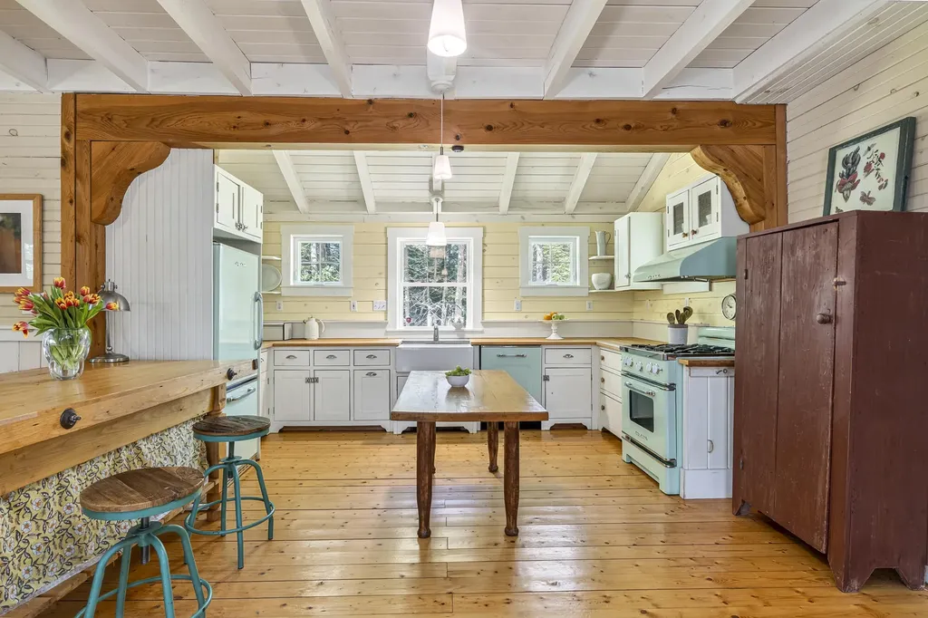 109 Pleasant Hill Road Freeport ME 04032