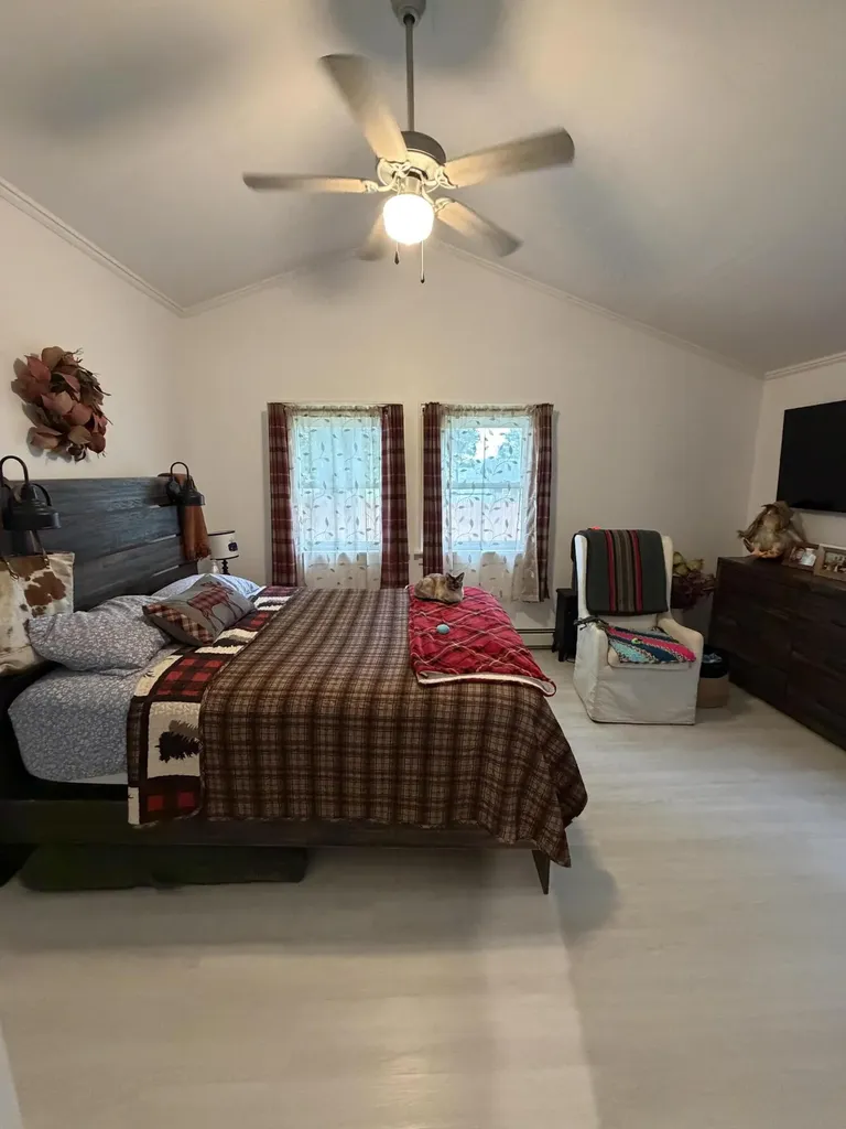 25 1/2 Elm Street East Millinocket ME 04430