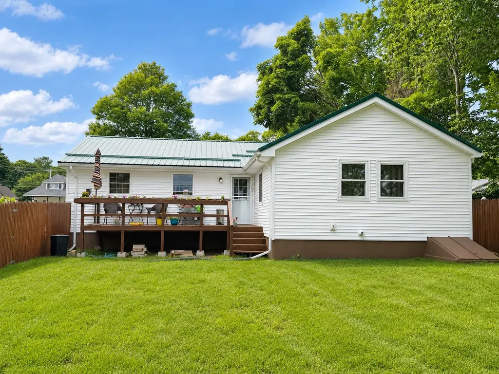 25 1/2 Elm Street East Millinocket ME 04430