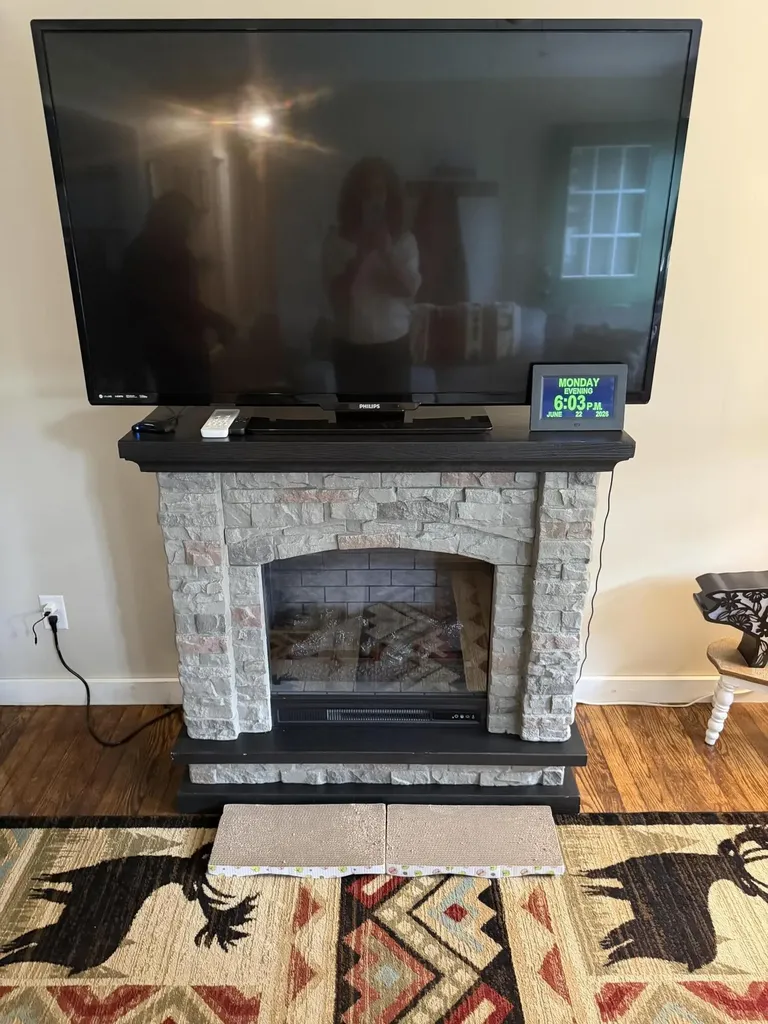 25 1/2 Elm Street East Millinocket ME 04430