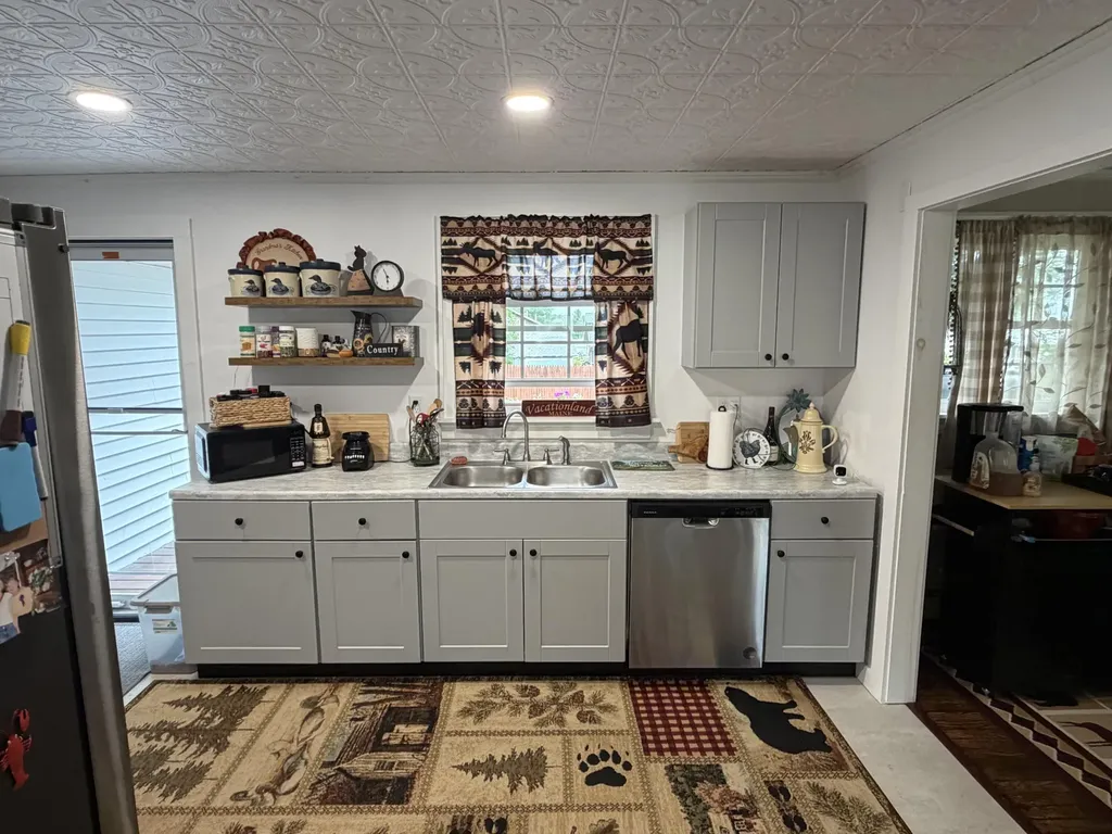 25 1/2 Elm Street East Millinocket ME 04430