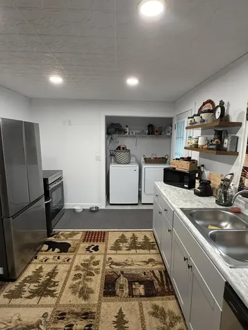 25 1/2 Elm Street East Millinocket ME 04430