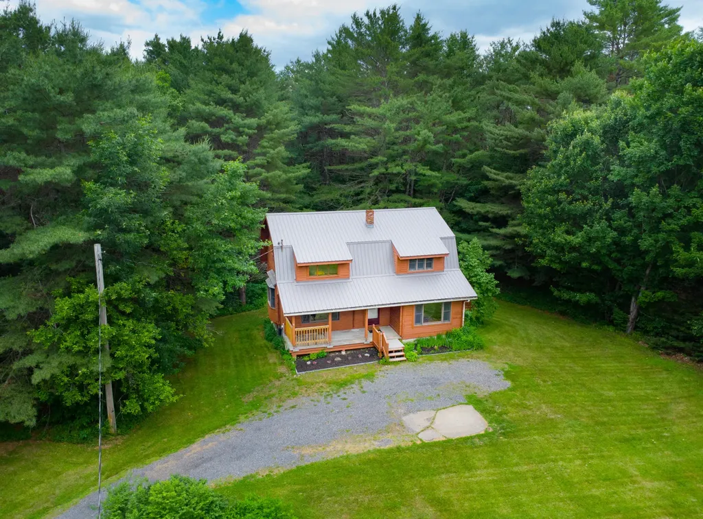 62 Crosby Road Windsor ME 04363