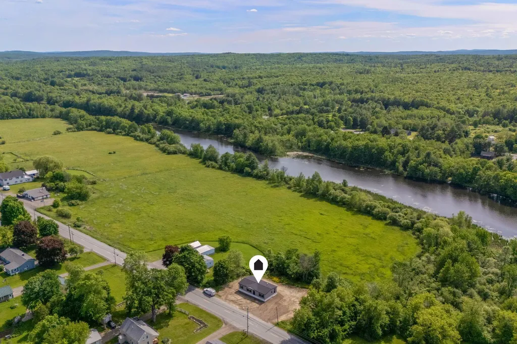 822 Main Street Vassalboro ME 04989