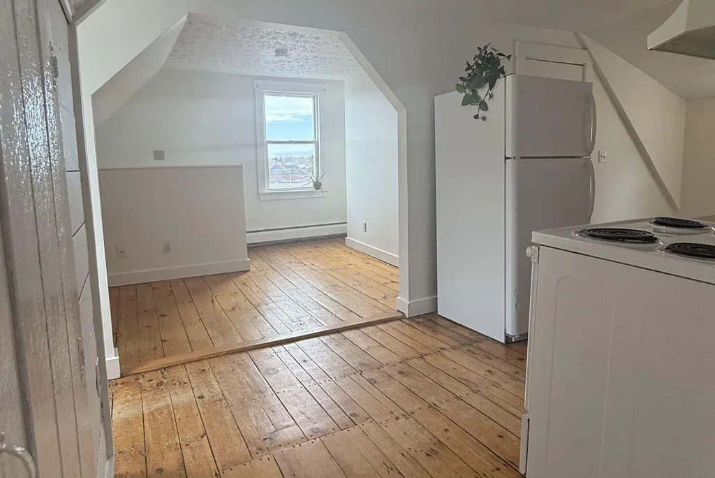 224 Valley Street Portland ME 04102