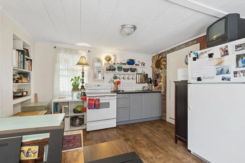 224 Valley Street Portland ME 04102