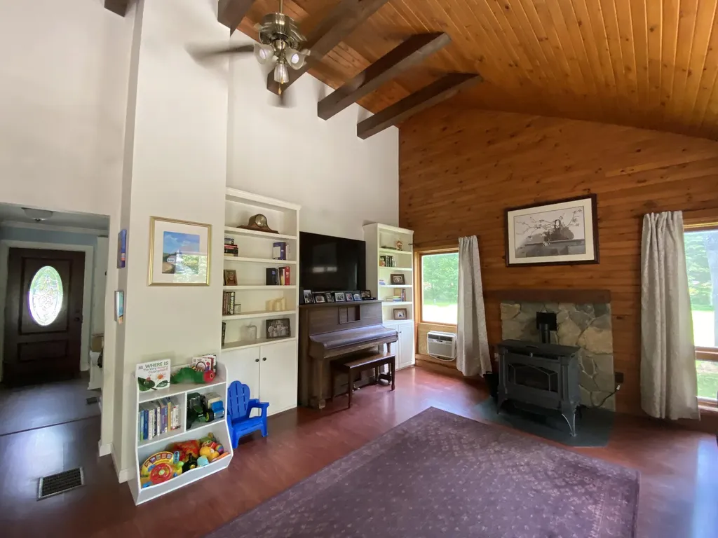 1096 Smithfield Road Belgrade ME 04917
