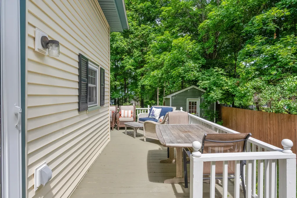 28 Beach Avenue Long Island ME 04050