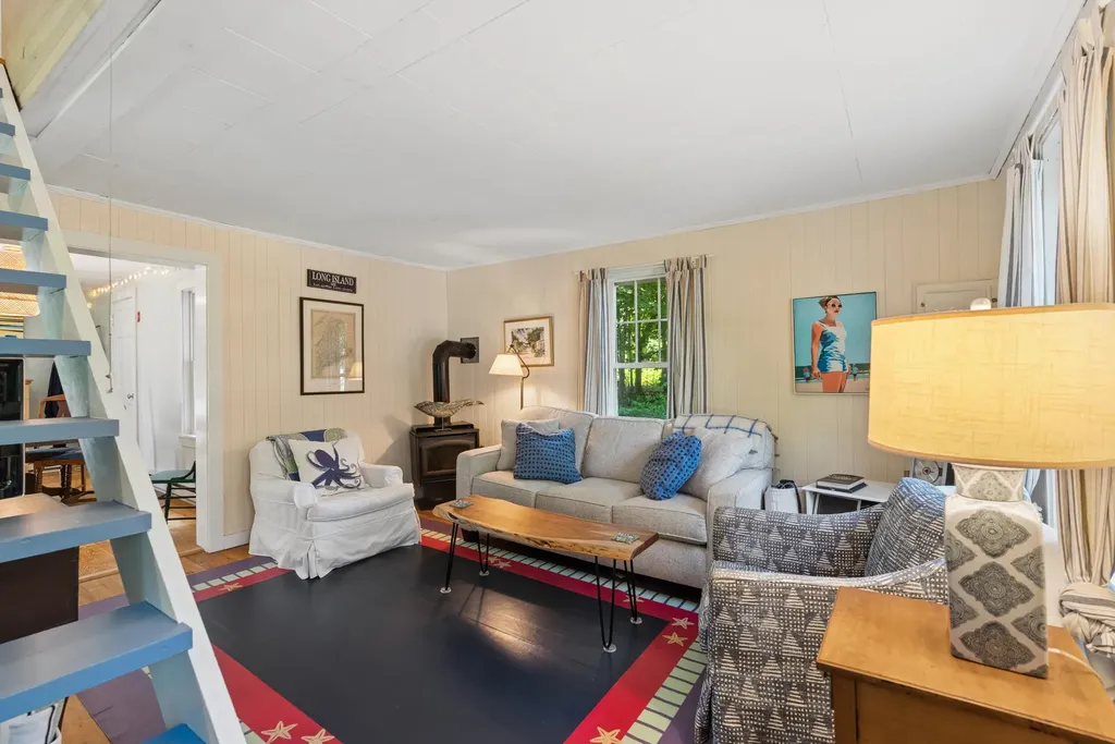 28 Beach Avenue Long Island ME 04050