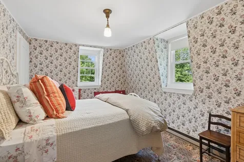 28 Beach Avenue Long Island ME 04050