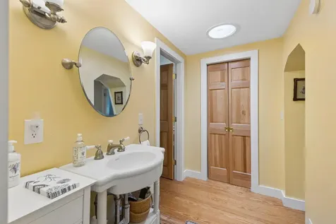 28 Beach Avenue Long Island ME 04050