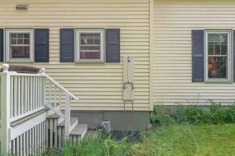 28 Beach Avenue Long Island ME 04050