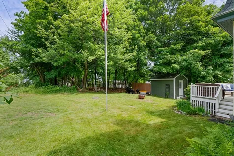 28 Beach Avenue Long Island ME 04050