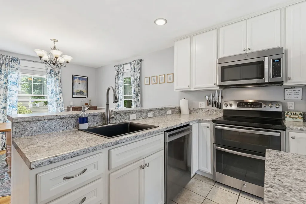 13 Hicks Street Portland ME 04103