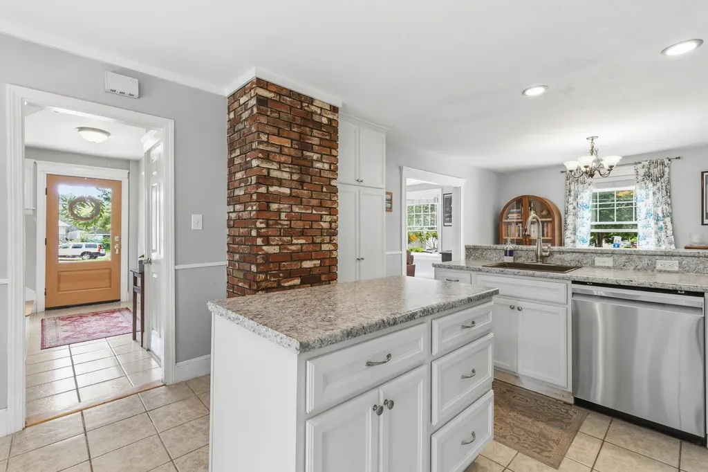 13 Hicks Street Portland ME 04103