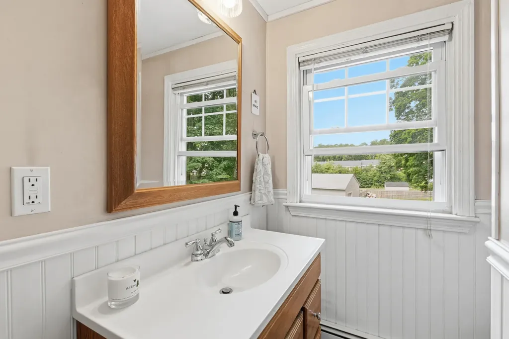 13 Hicks Street Portland ME 04103