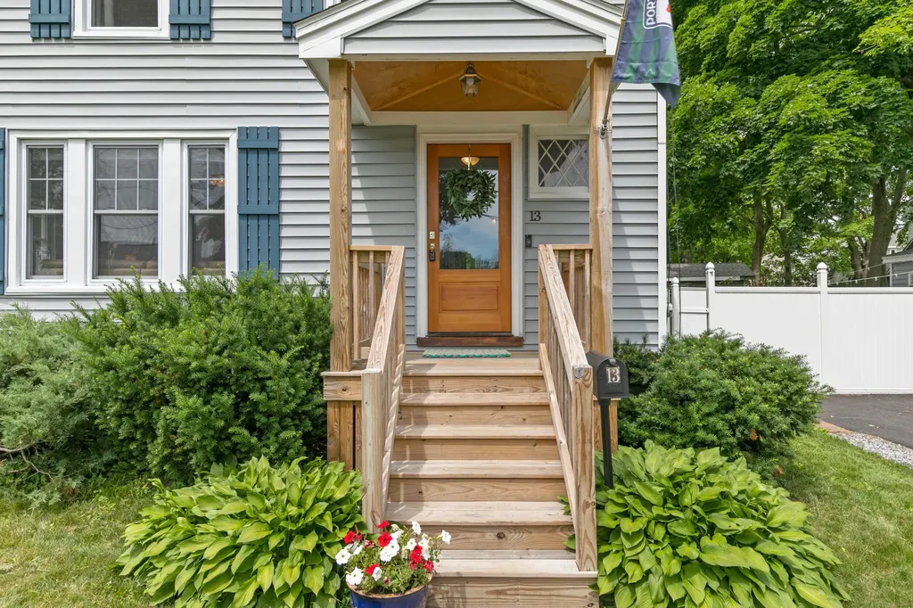 13 Hicks Street Portland ME 04103