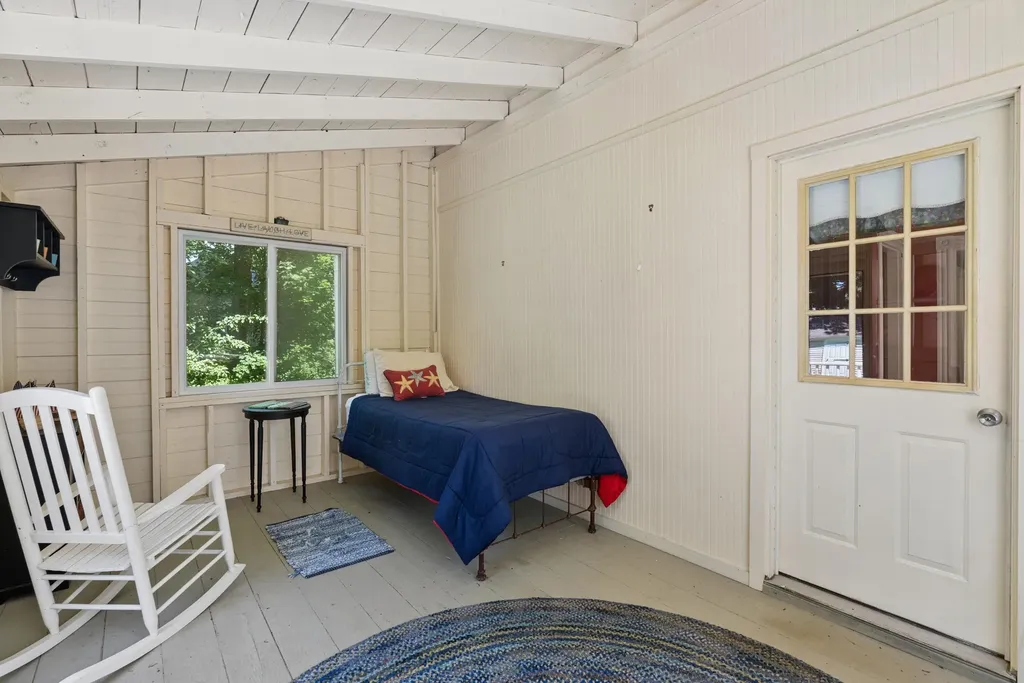 21 Beach Avenue Long Island ME 04050