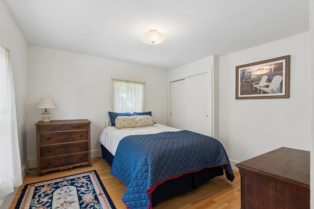 21 Beach Avenue Long Island ME 04050