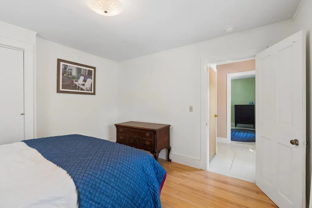 21 Beach Avenue Long Island ME 04050
