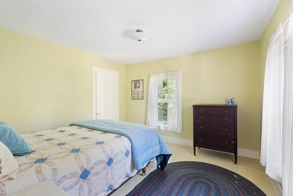 21 Beach Avenue Long Island ME 04050