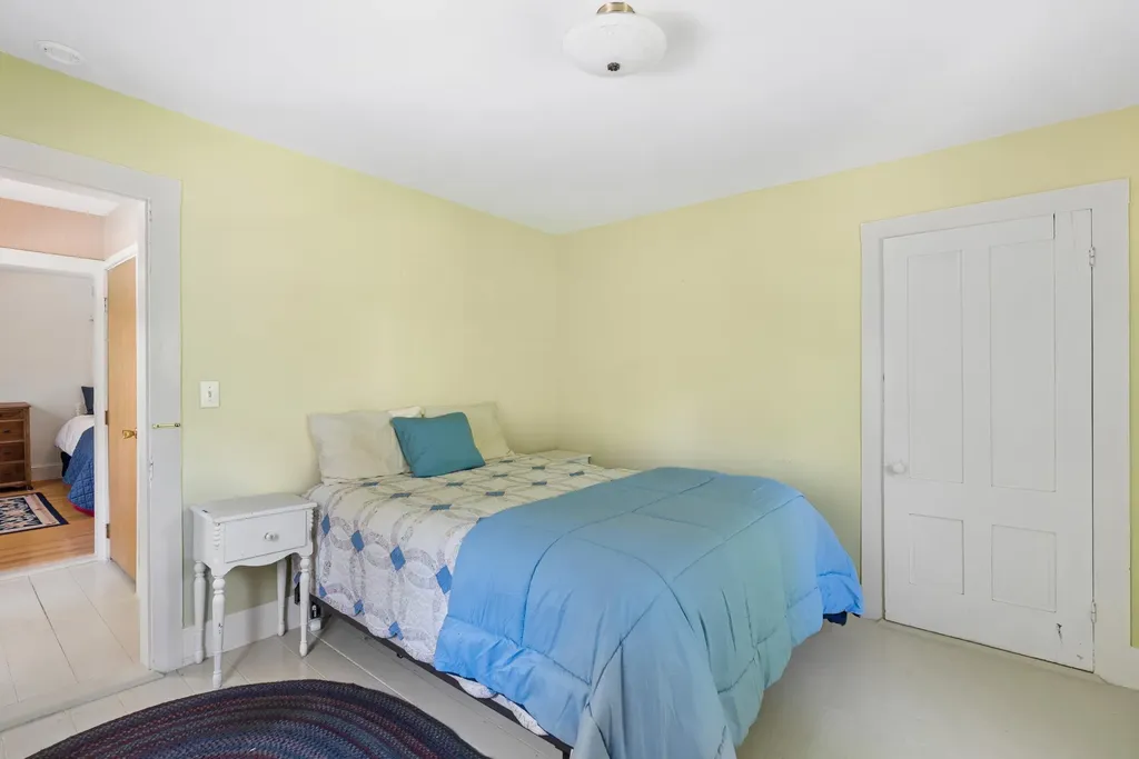 21 Beach Avenue Long Island ME 04050
