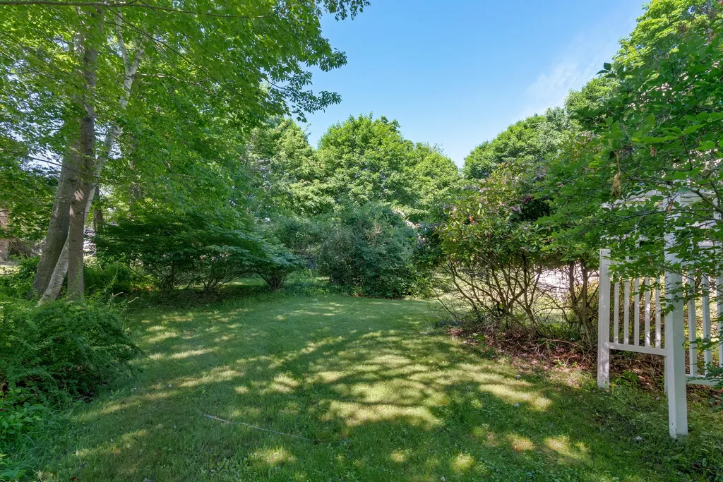21 Beach Avenue Long Island ME 04050