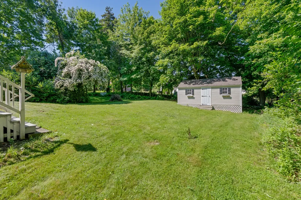 21 Beach Avenue Long Island ME 04050