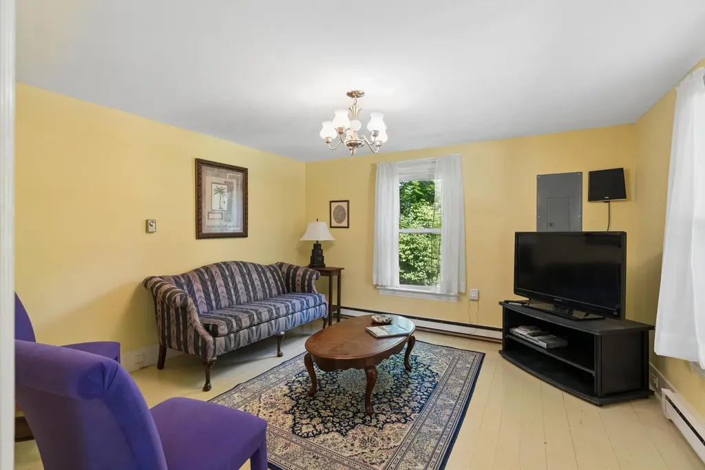 21 Beach Avenue Long Island ME 04050
