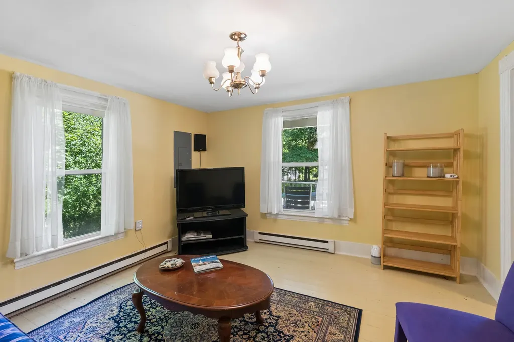 21 Beach Avenue Long Island ME 04050