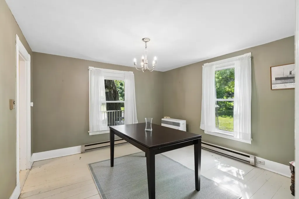 21 Beach Avenue Long Island ME 04050