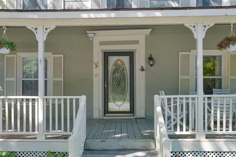 21 Beach Avenue Long Island ME 04050