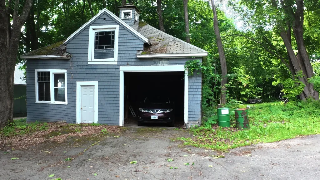 9 School Street Dexter ME 04930