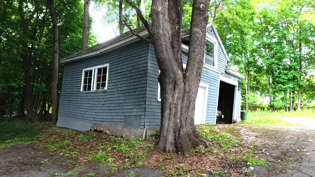9 School Street Dexter ME 04930