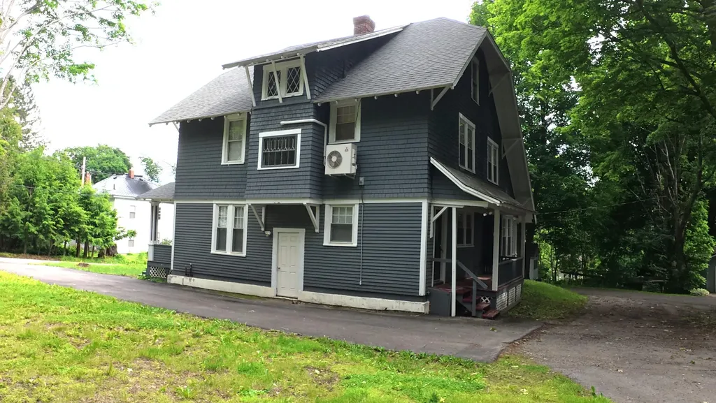 9 School Street Dexter ME 04930