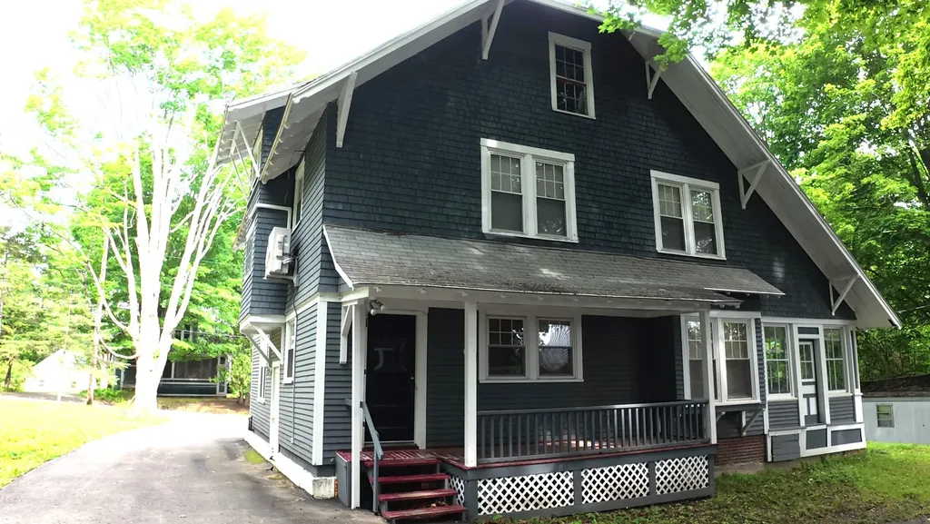 9 School Street Dexter ME 04930