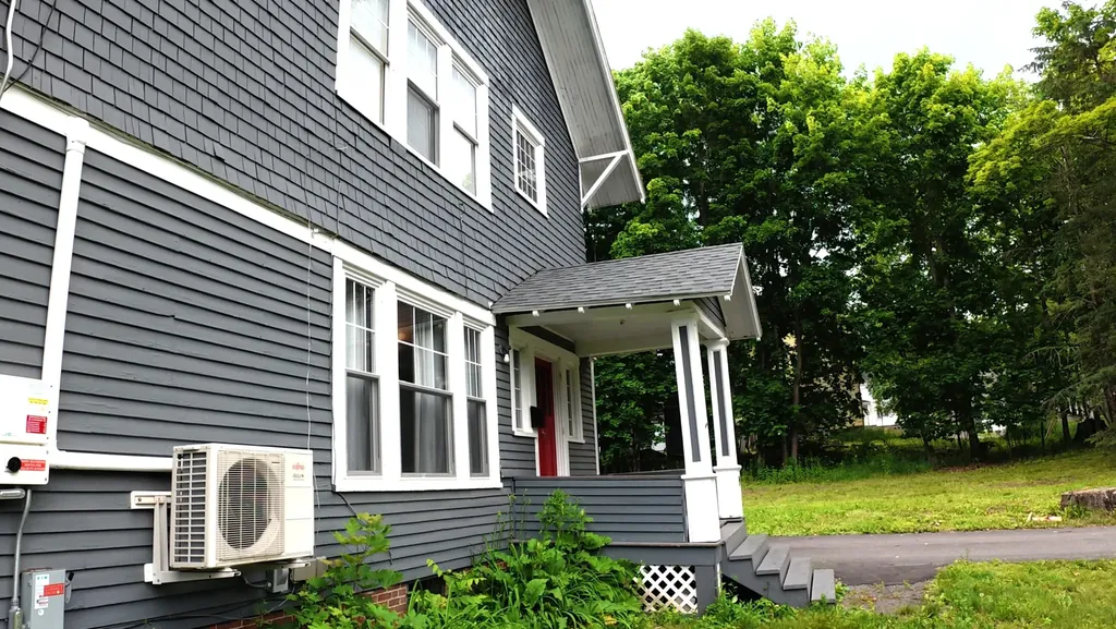 9 School Street Dexter ME 04930