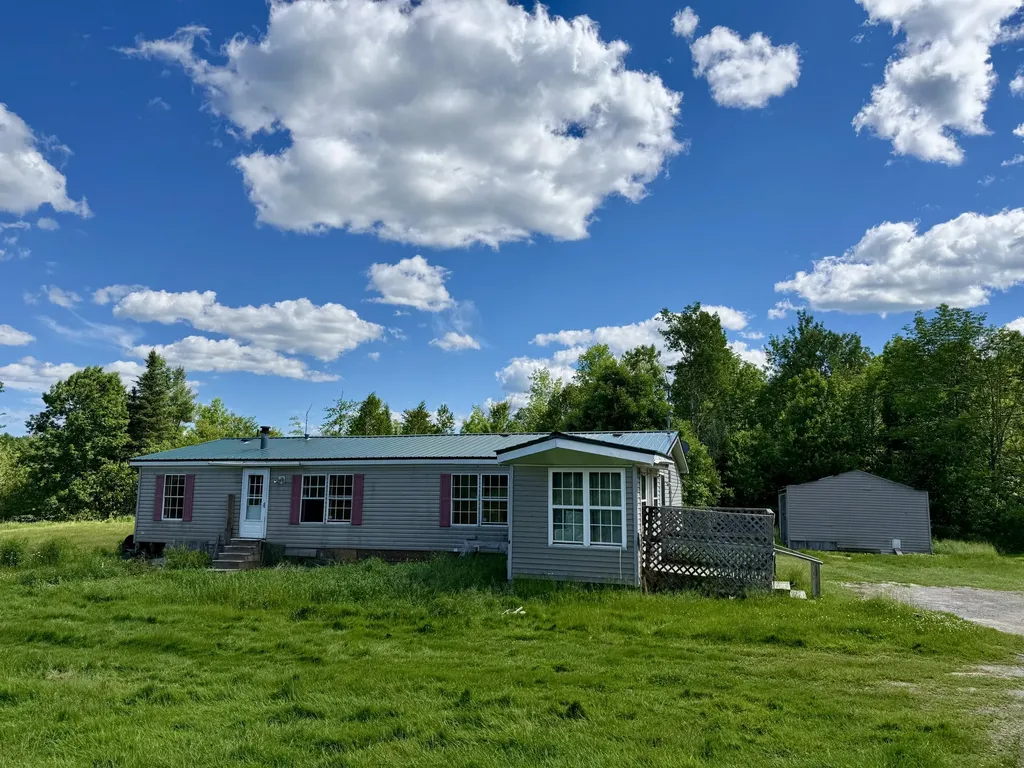1025 Beans Corner Road Hartland ME 04943
