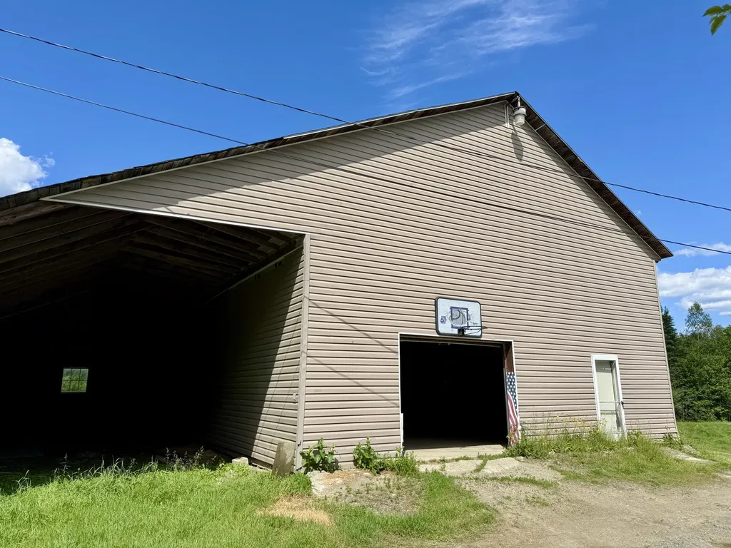 1025 Beans Corner Road Hartland ME 04943