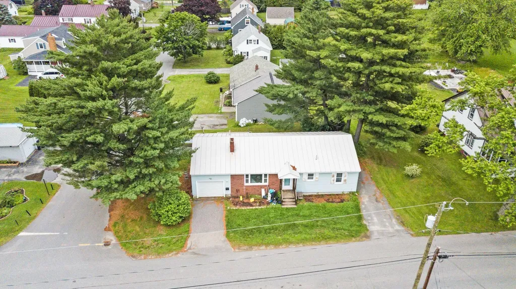 24 Cottage Street Fairfield ME 04937