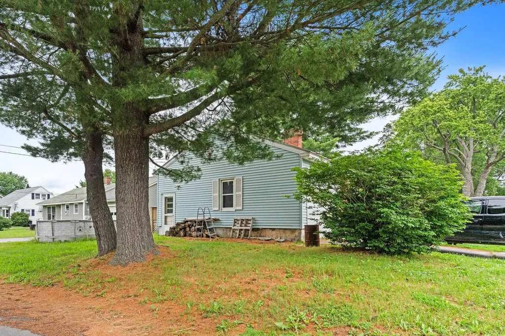 24 Cottage Street Fairfield ME 04937