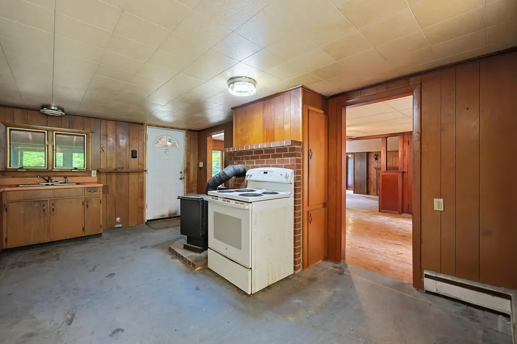 89 Deering Ridge Road Alfred ME 04002