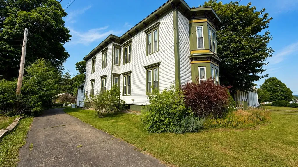 17 Key Street Eastport ME 04631