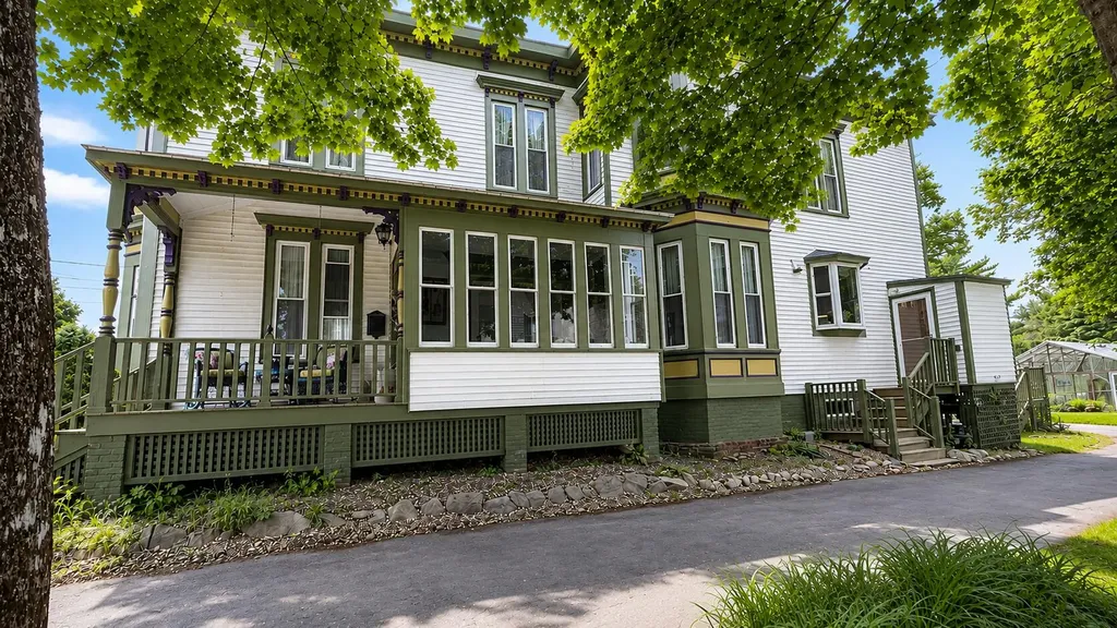 17 Key Street Eastport ME 04631