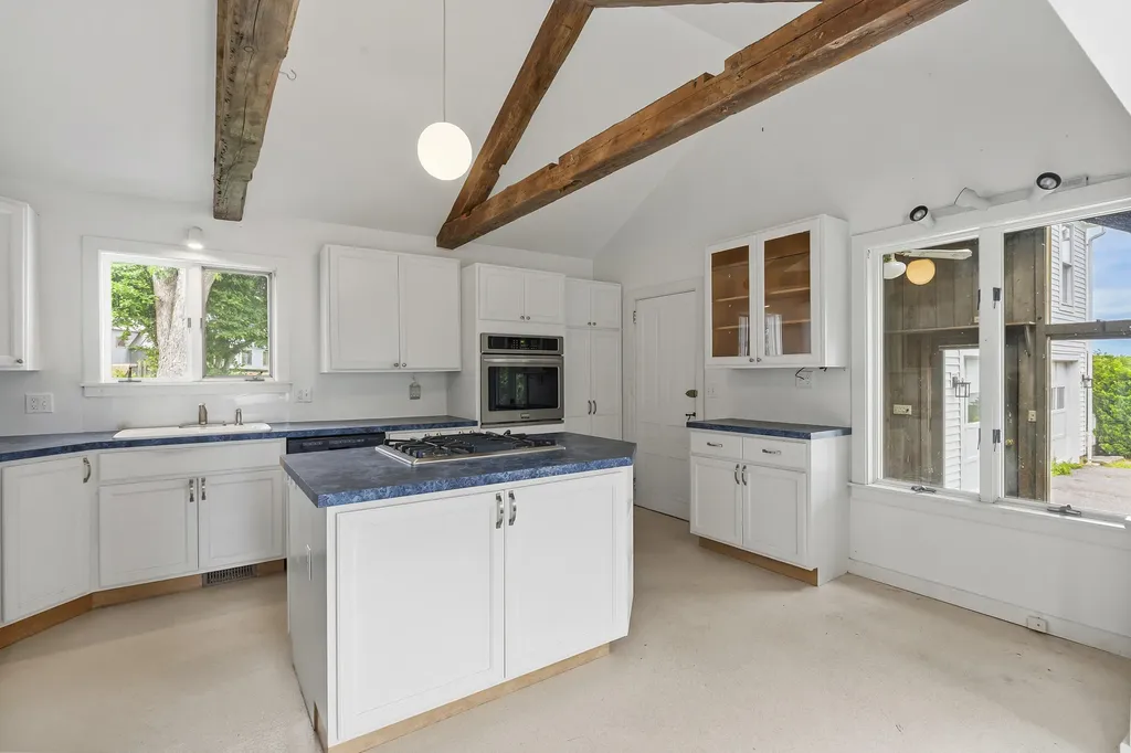 121 Federal Street Wiscasset ME 04578
