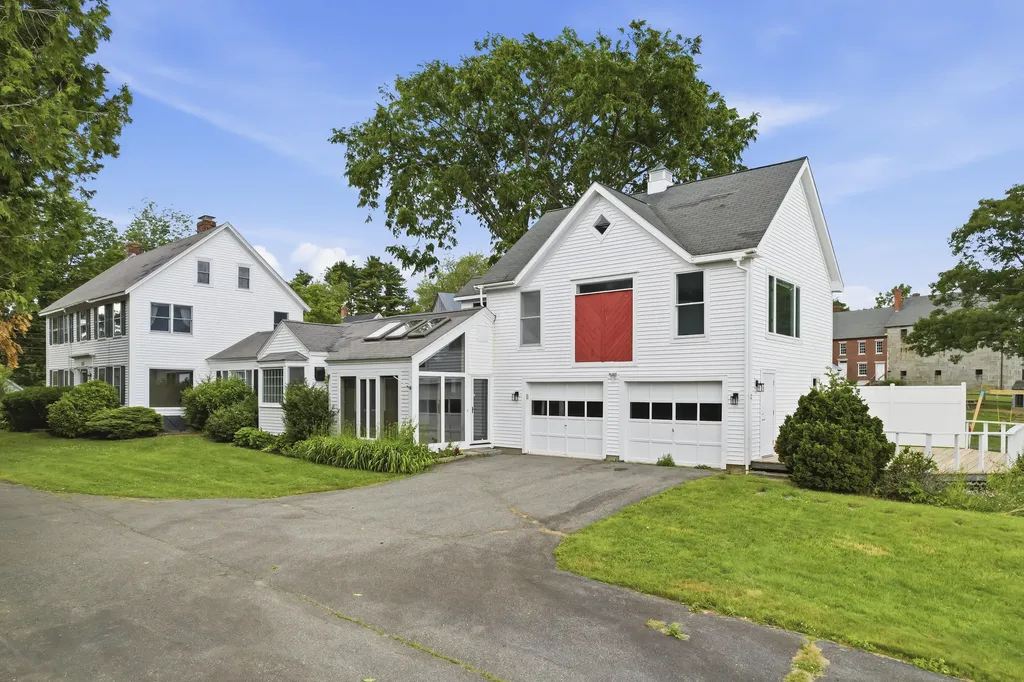 121 Federal Street Wiscasset ME 04578